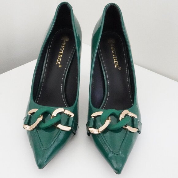 Green Patent Leather Stilettos w/ Gold Chain Detail | Size 9 - Picture 2 of 6